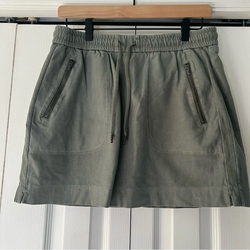 Athleta Farallon Olive Green Skirt Tie Waist with Zipper Pockets Size 6